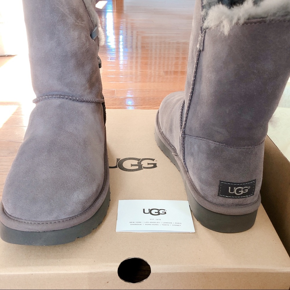 Ugg CONSTANTINE Boots. Color: Charcoal - Picture 6 of 8
